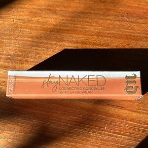 UD Stay Naked Correcting Concealer 70WO Warm Orange